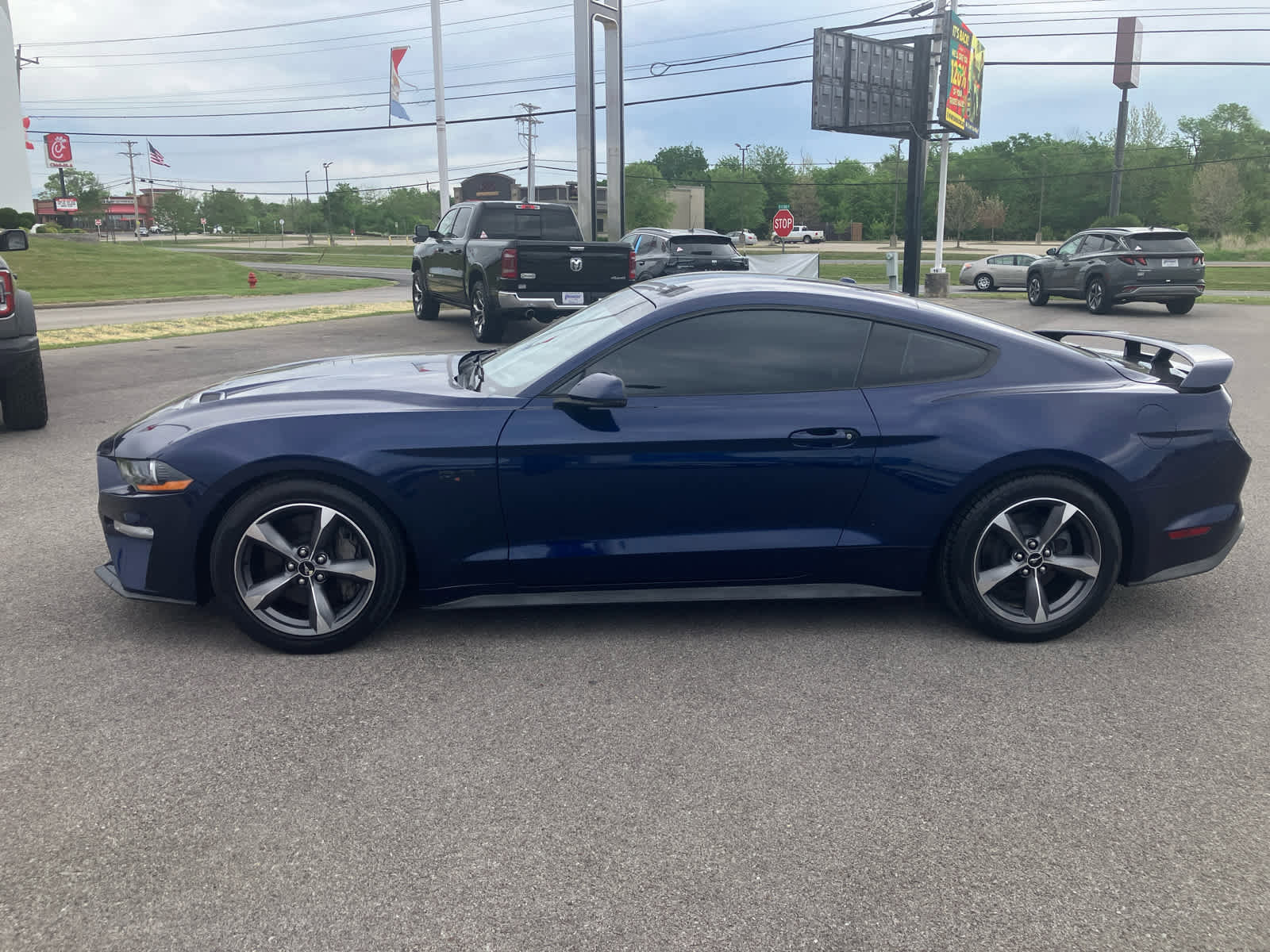Used 2018 Ford Mustang Premium w/ Ecoboost Performance Package RWD image 4