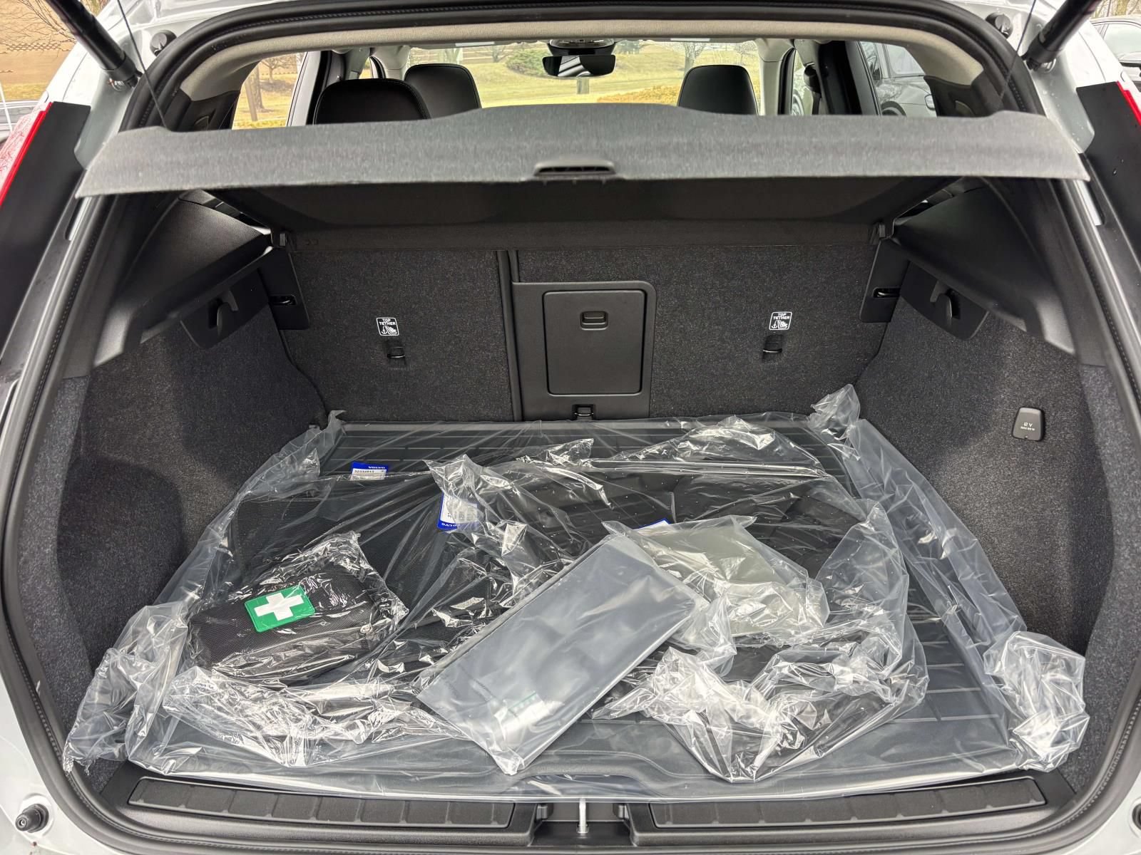 New 2026 Volvo XC40 B5 Plus w/ Protection Package Premier AWD/4WD image 9