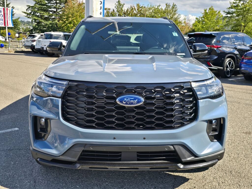 Certified 2025 Ford Explorer ST-Line w/ Premium Package AWD/4WD image 9
