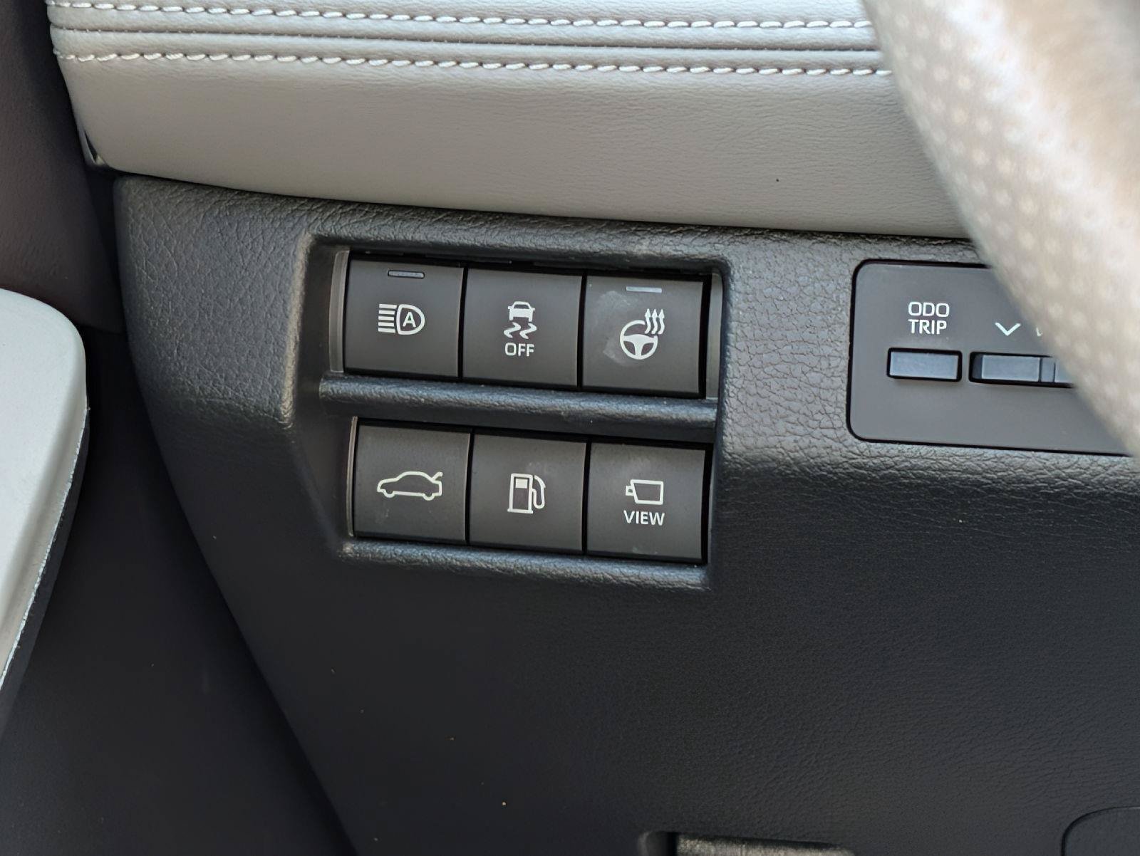 Used 2022 Toyota Avalon Limited w/ Advanced Safety Package FWD image 14