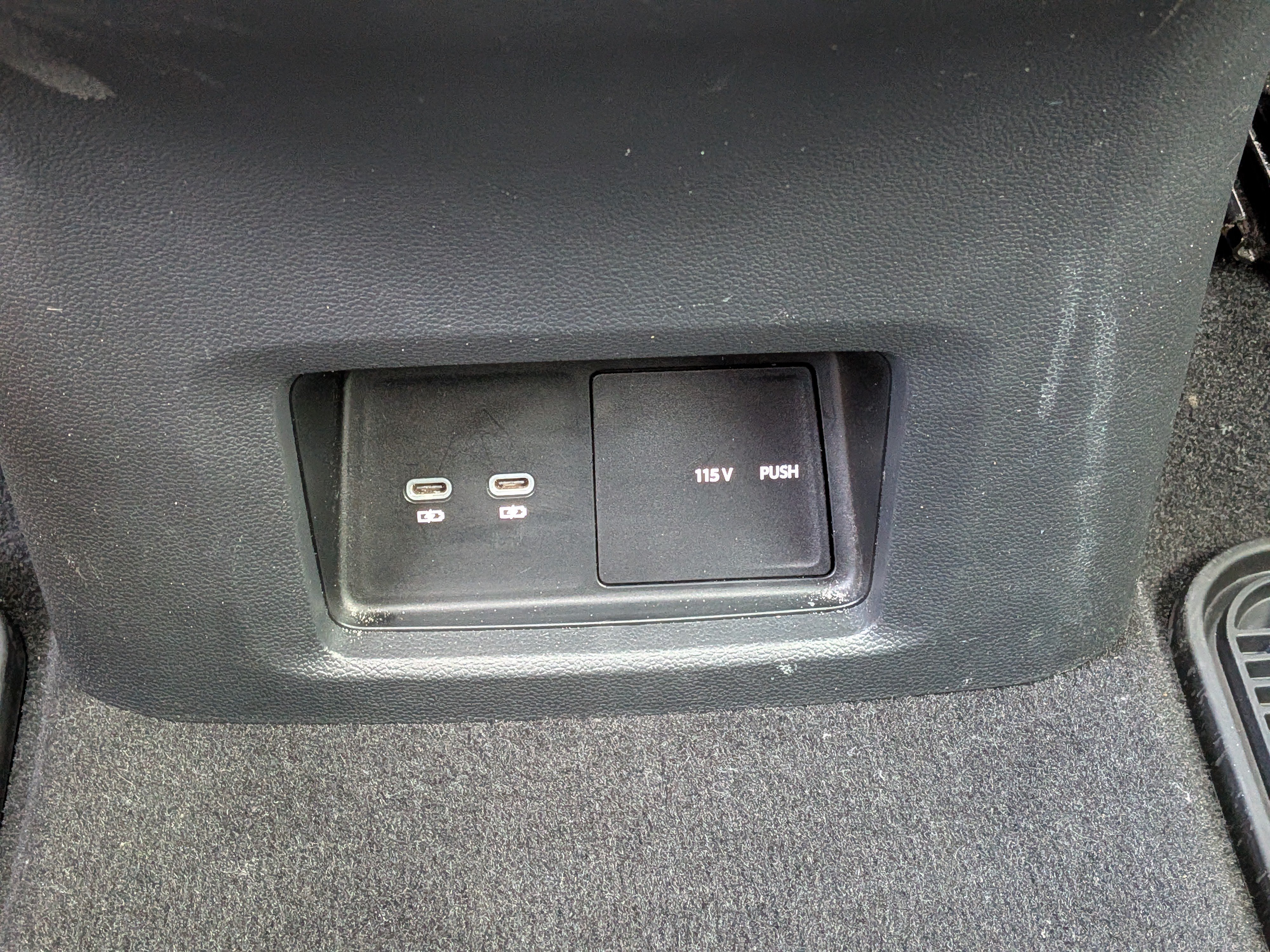 Used 2024 Volkswagen Atlas SE FWD image 16