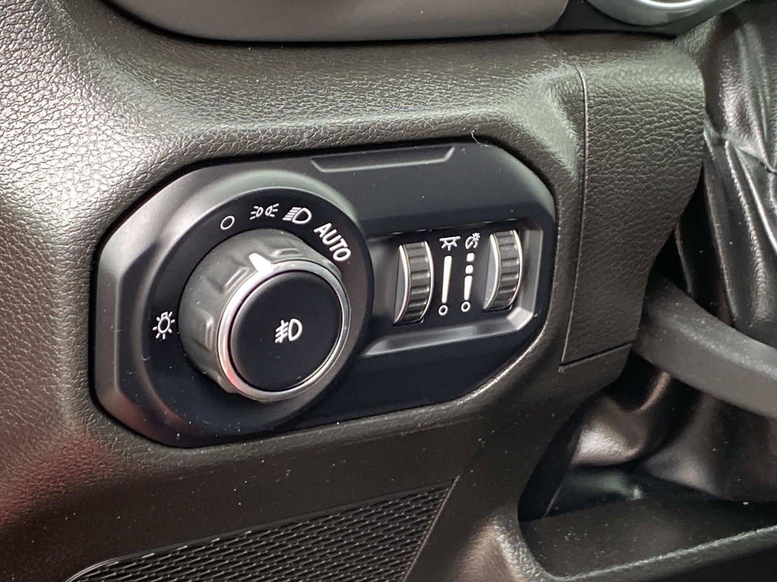 Certified 2022 Jeep Wrangler Sport AWD/4WD image 30