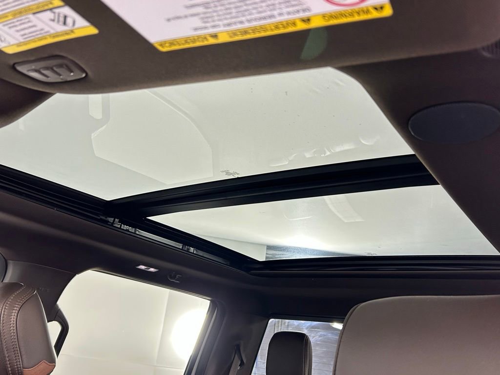 Used 2025 Ford F450 King Ranch w/ Chrome Package image 38