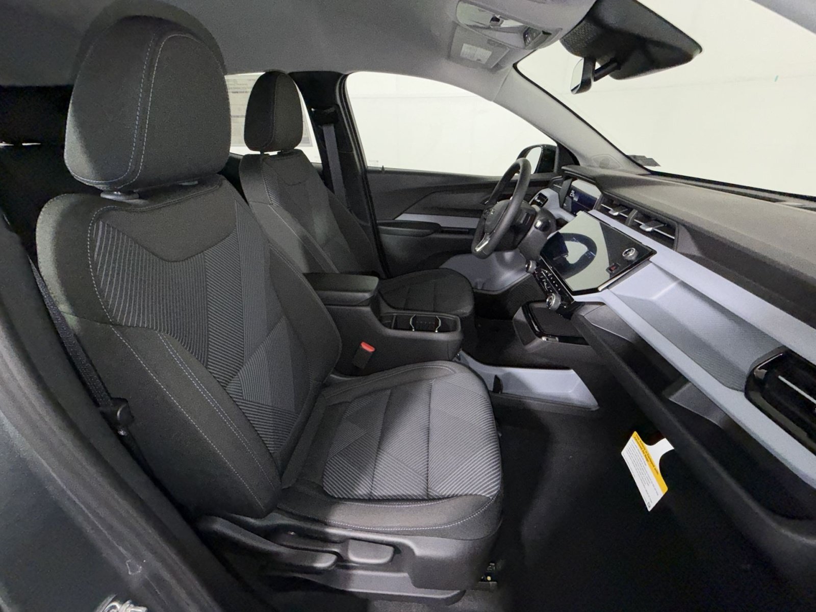 New 2027 Chevrolet Bolt LT w/ Comfort Package FWD image 26