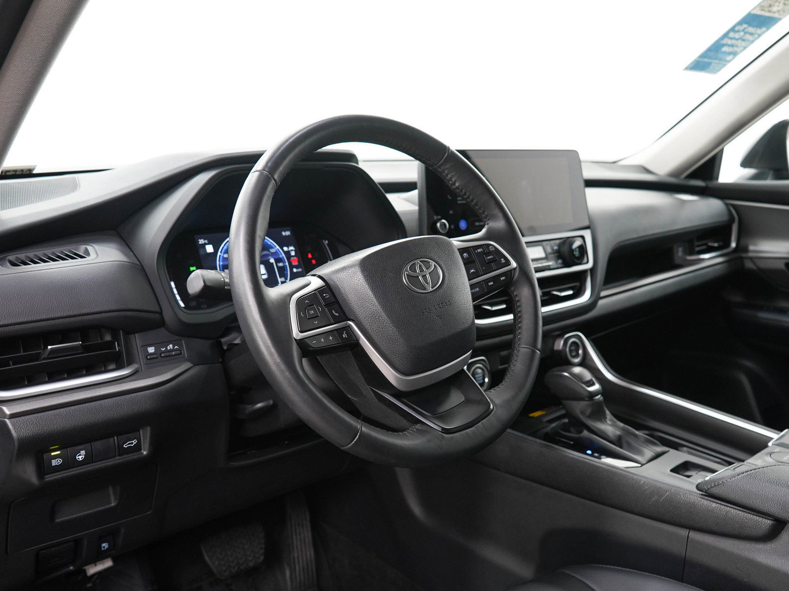 Used 2025 Toyota Grand Highlander AWD image 28