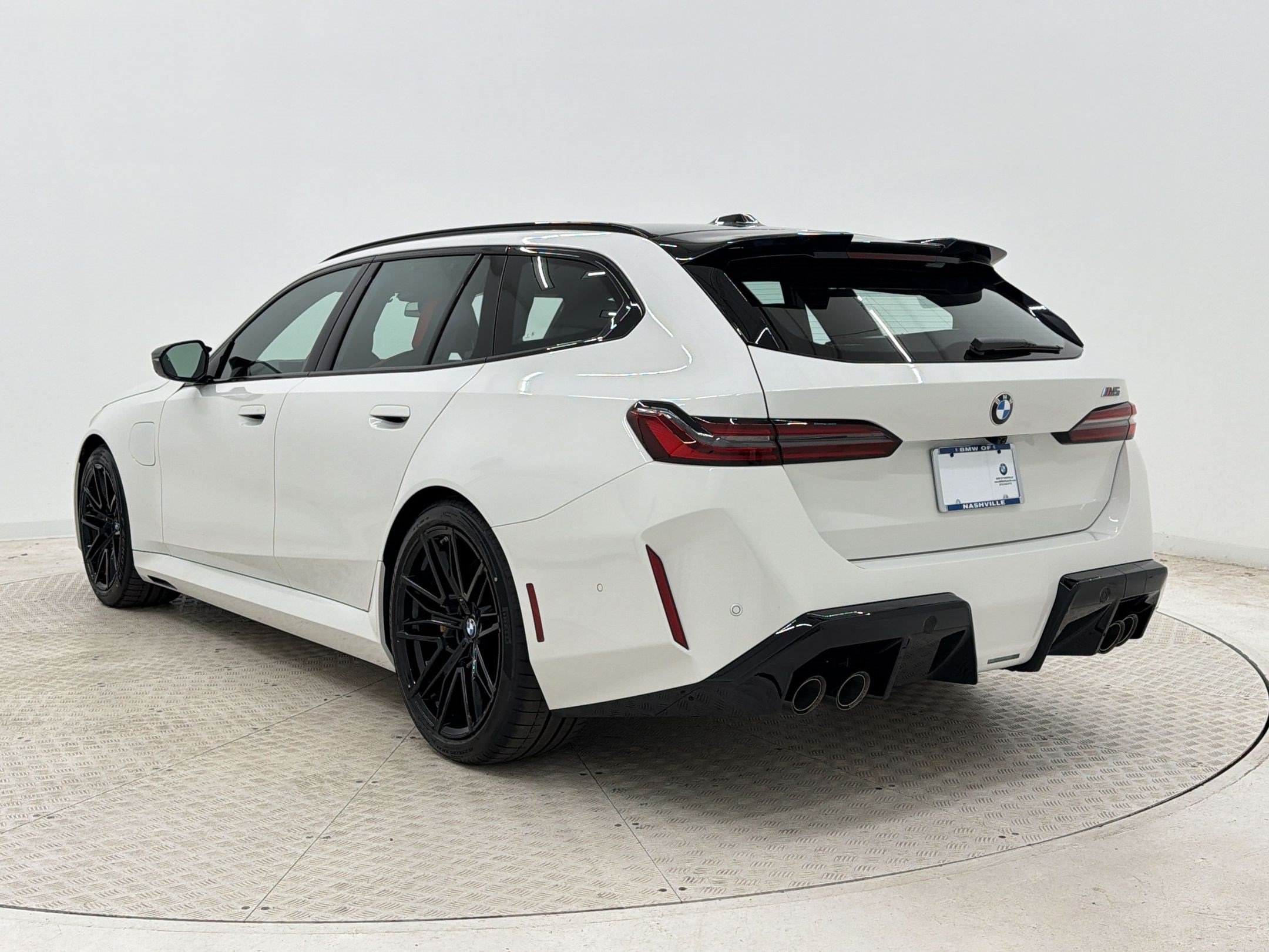 New 2027 BMW M5 Touring AWD/4WD image 3