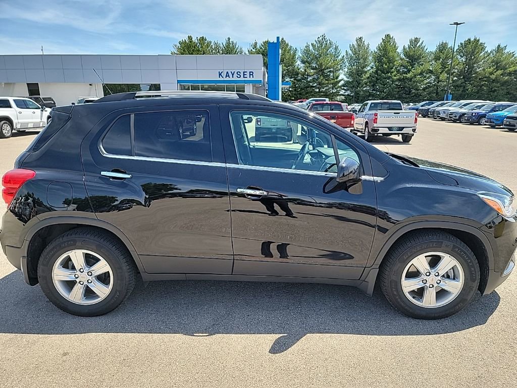 Certified 2019 Chevrolet Trax LT w/ LT Convenience Package FWD image 14