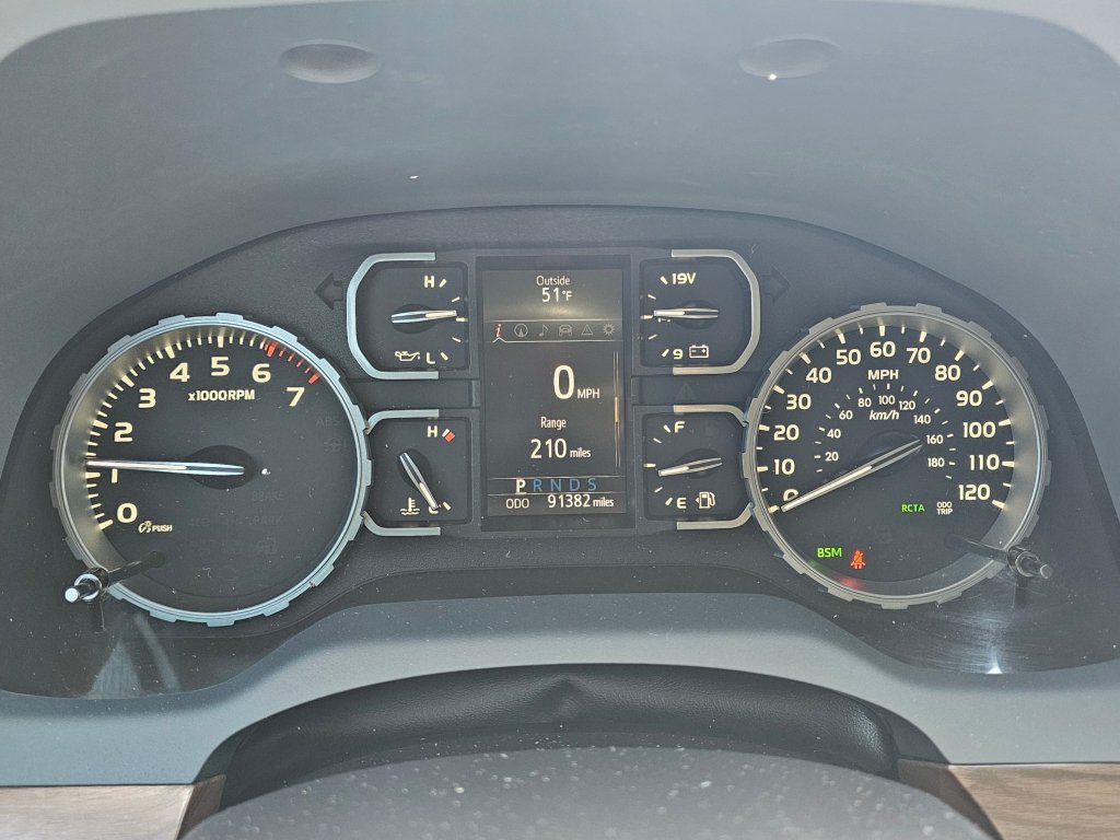 Used 2019 Toyota Tundra Limited w/ Limited Premium Package AWD/4WD image 4
