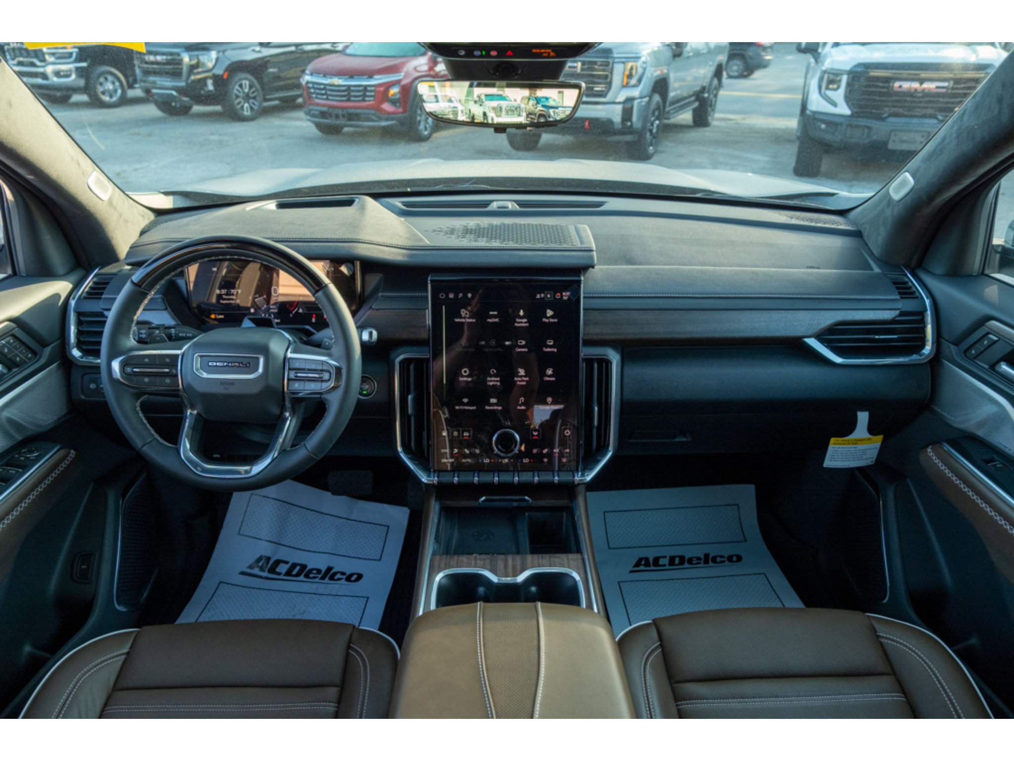 New 2027 GMC Acadia Denali Ultimate w/ LPO, Black Badging Package FWD image 32
