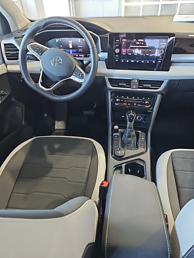 New 2026 Volkswagen Taos SE image 24