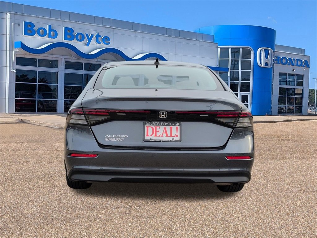 New 2025 Honda Accord SE image 4