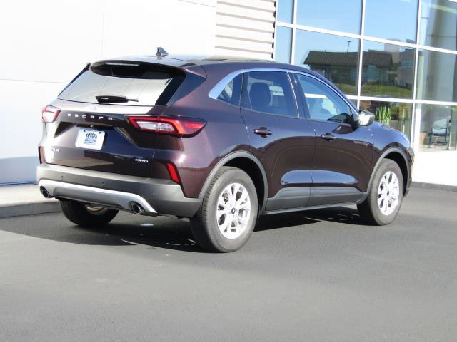 Used 2023 Ford Escape Active w/ Tech Pack #1 AWD/4WD image 6