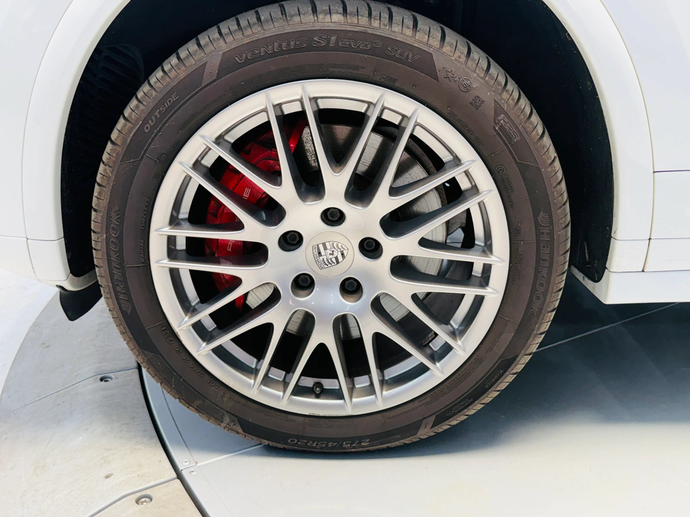 Used 2016 Porsche Cayenne AWD/4WD image 20