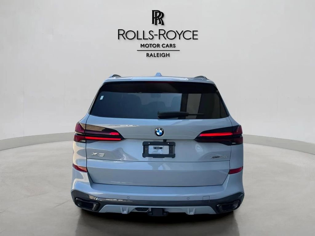 Used 2025 BMW X5 xDrive40i w/ M Sport Package image 6