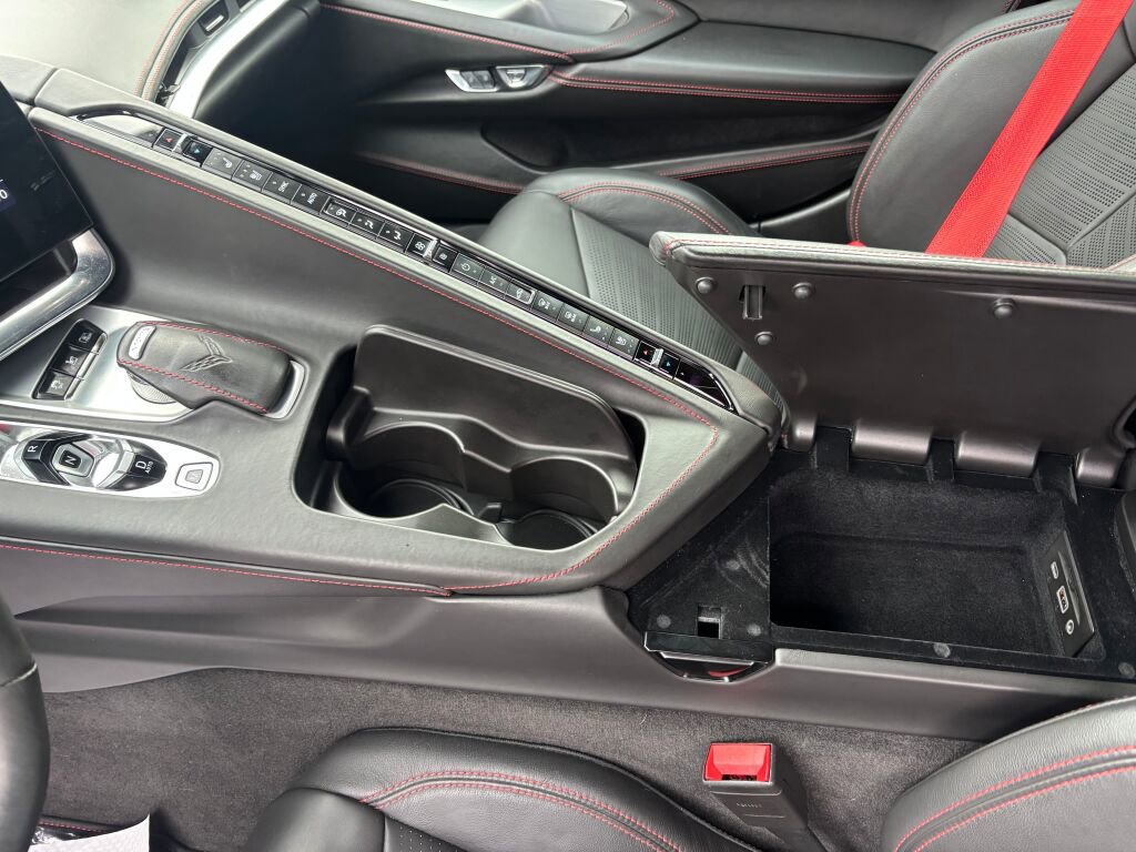 Used 2020 Chevrolet Corvette Stingray Premium Cpe w/ 3LT Preferred Equipment Group image 17