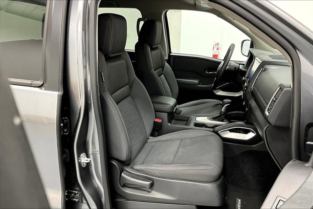 Used 2024 Nissan Frontier SV AWD/4WD image 10