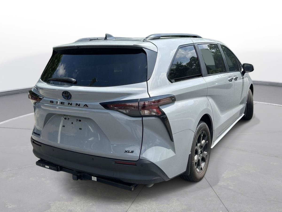 Certified 2025 Toyota Sienna XLE Woodland Edition AWD/4WD image 6