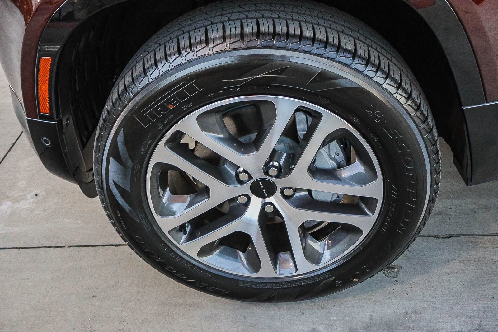 New 2026 Land Rover Defender 130 X-Dynamic SE image 13