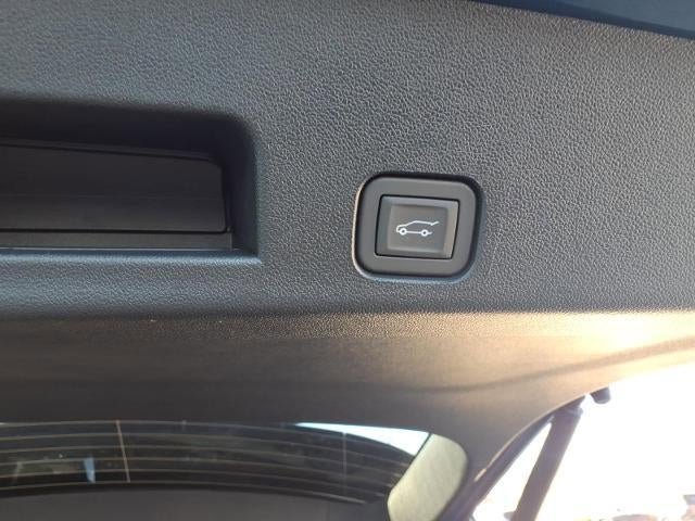 New 2026 Chevrolet Traverse LT w/ Driver Confidence Package FWD image 19