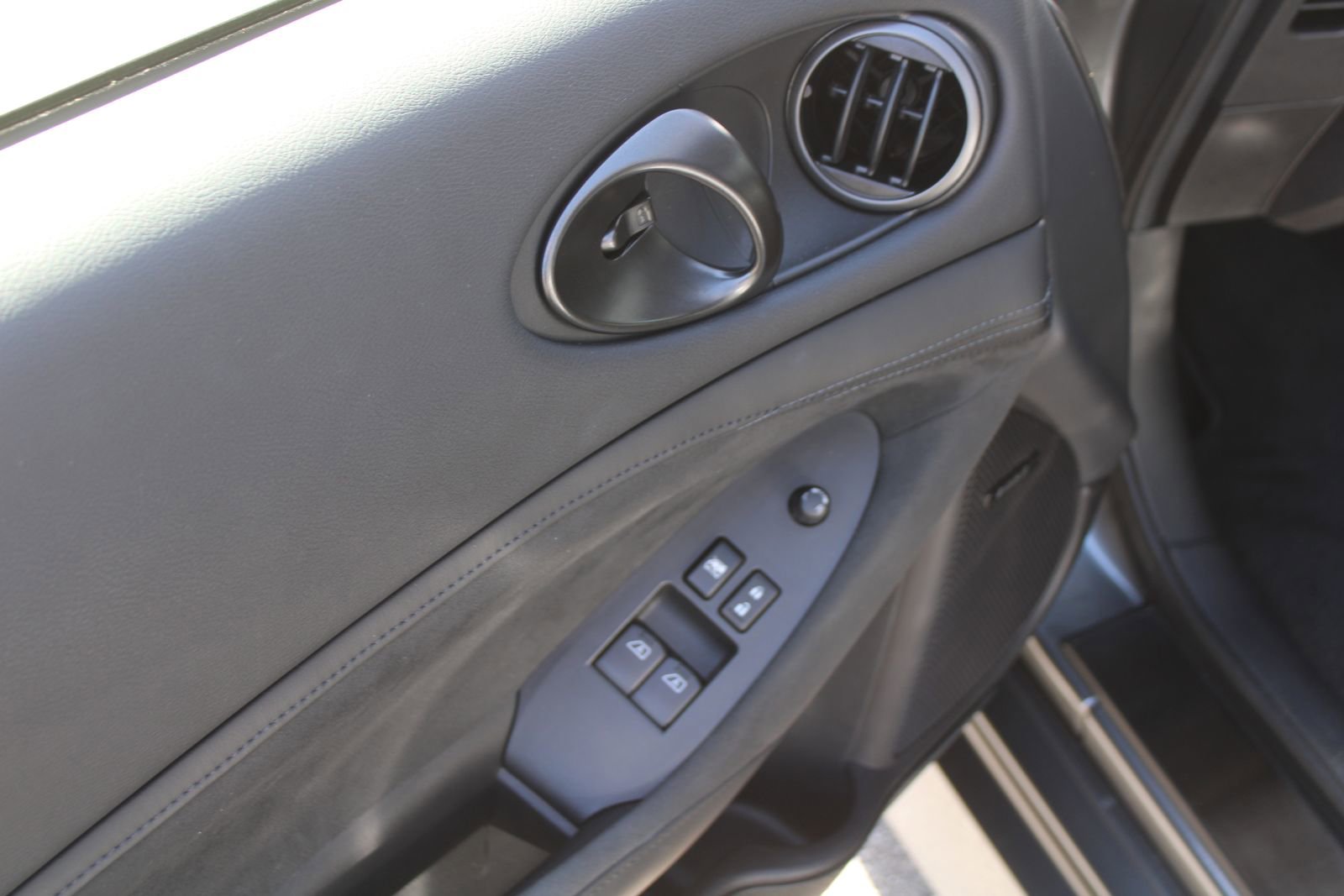 Used 2024 Nissan Z Performance w/ Floor Mat Package image 18