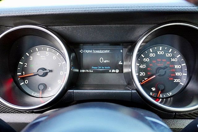 Used 2020 Ford Mustang Shelby GT350 w/ Technology Package RWD image 35
