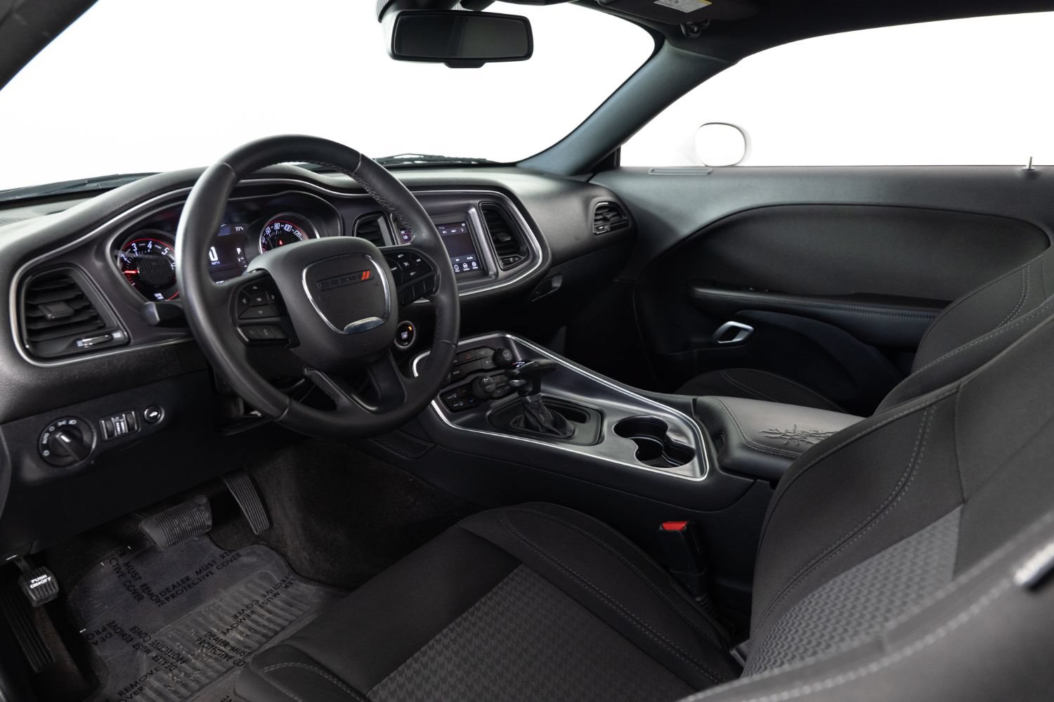 Used 2018 Dodge Challenger SXT RWD image 13