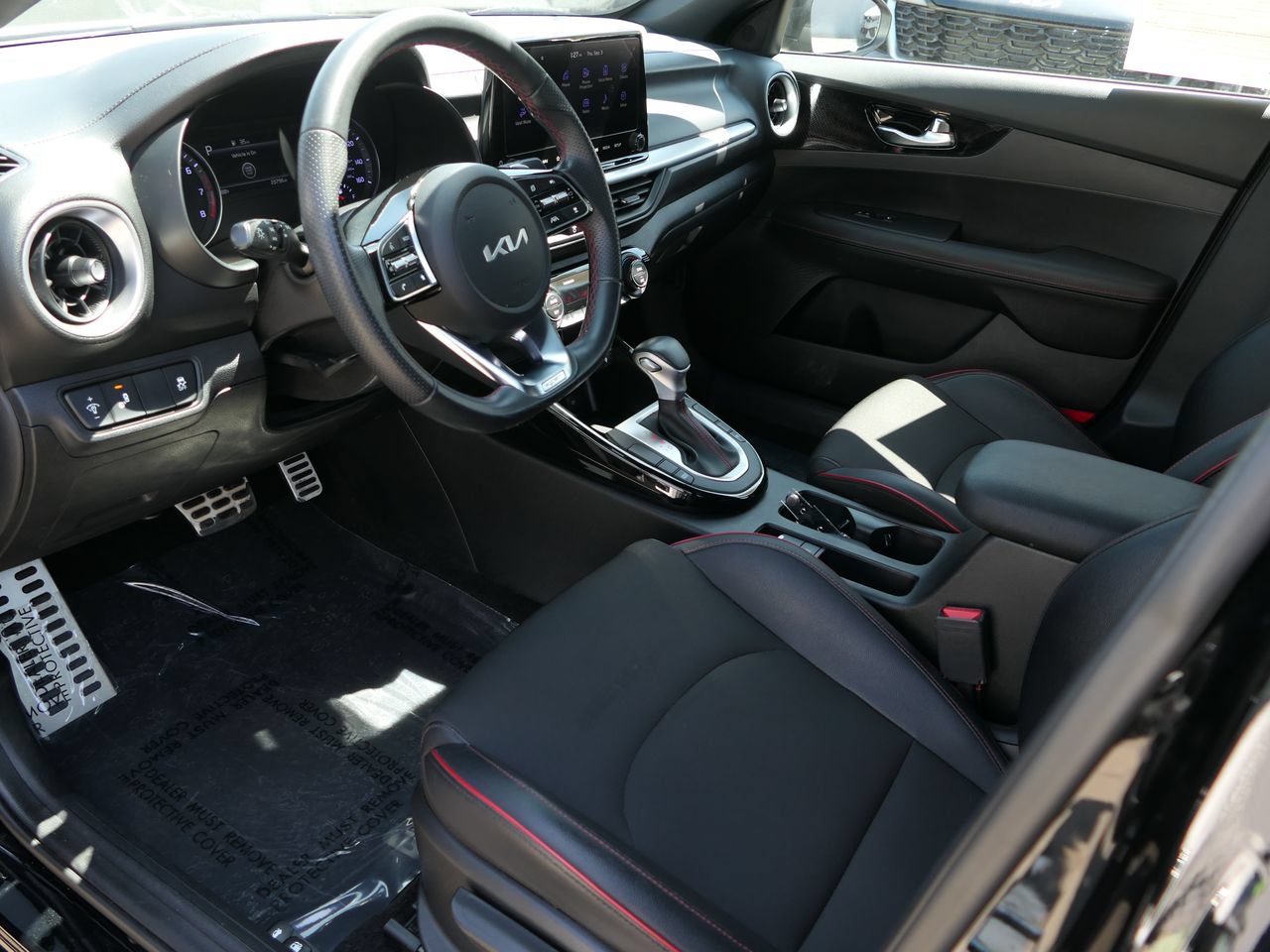 Used 2023 Kia Forte GT FWD image 11