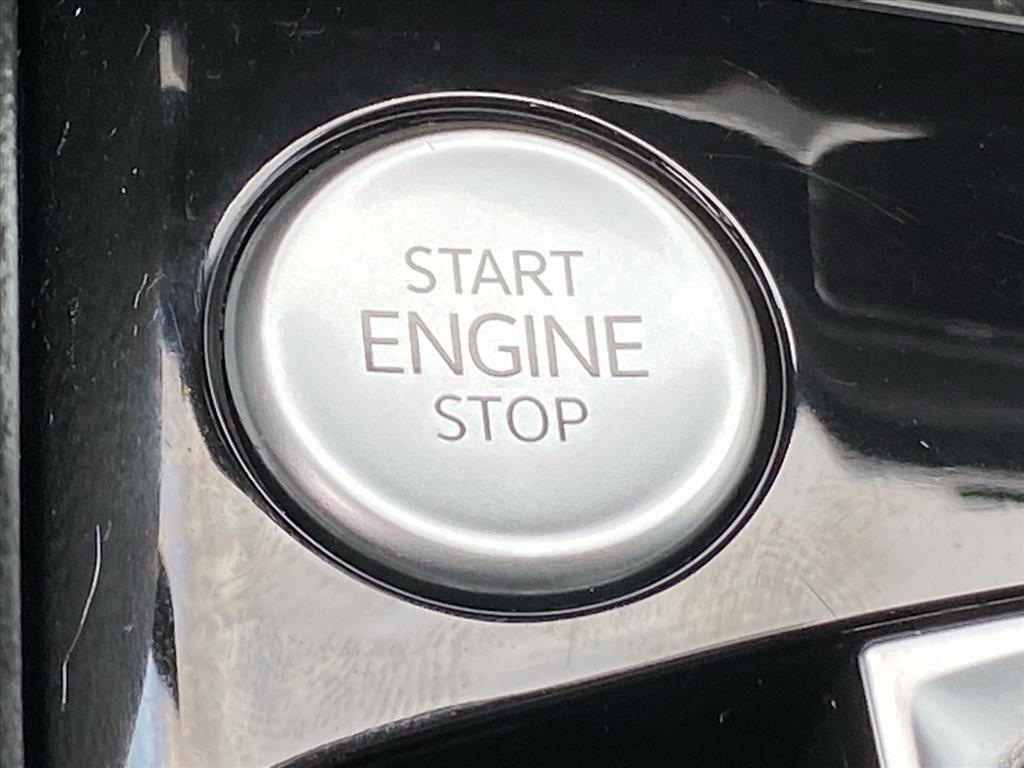 Used 2024 Volkswagen Taos SE w/ Panoramic Sunroof Package image 19