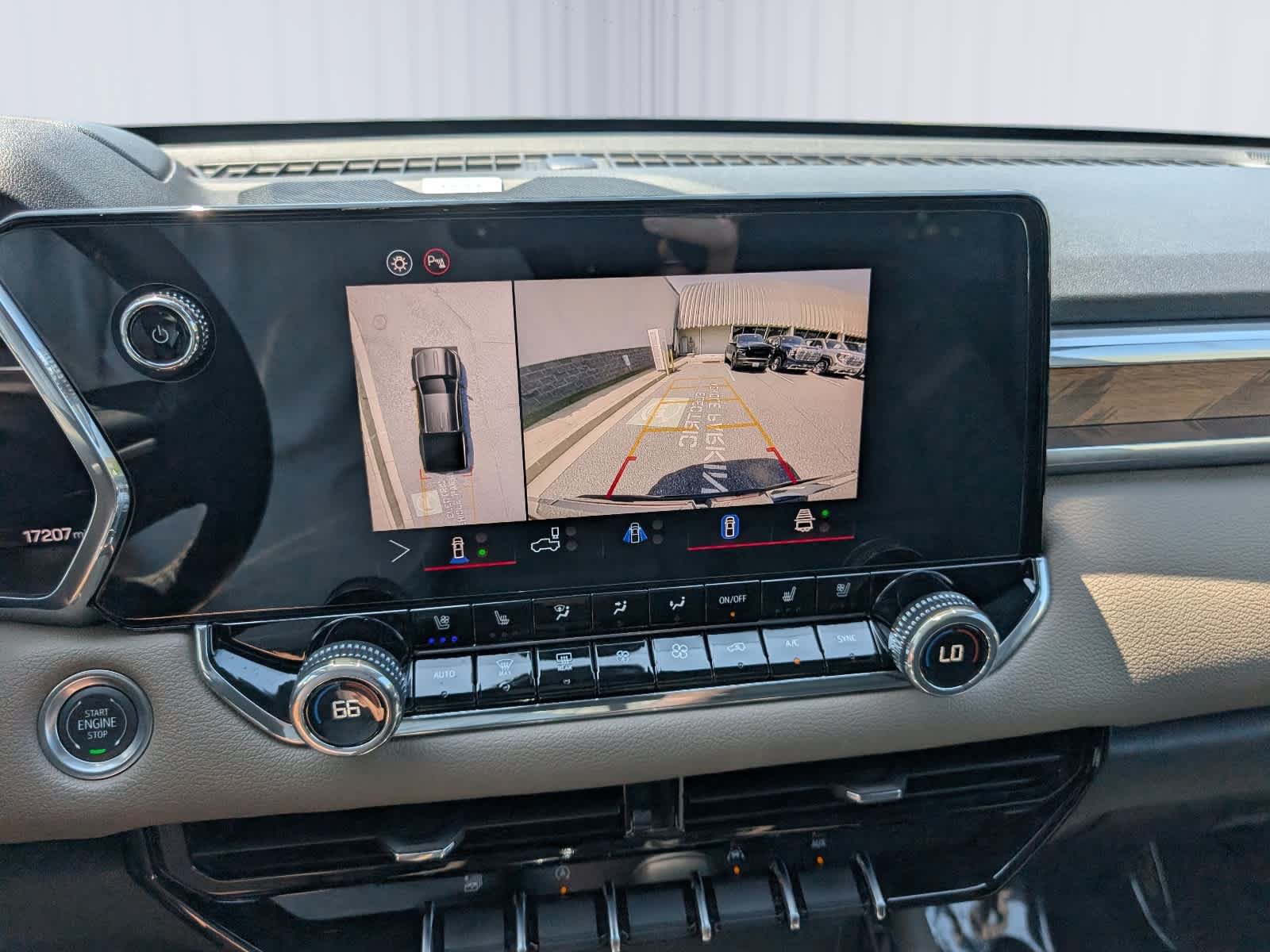 Certified 2025 GMC Canyon Denali AWD/4WD image 28