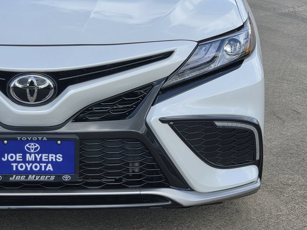 Used 2024 Toyota Camry XSE FWD image 4