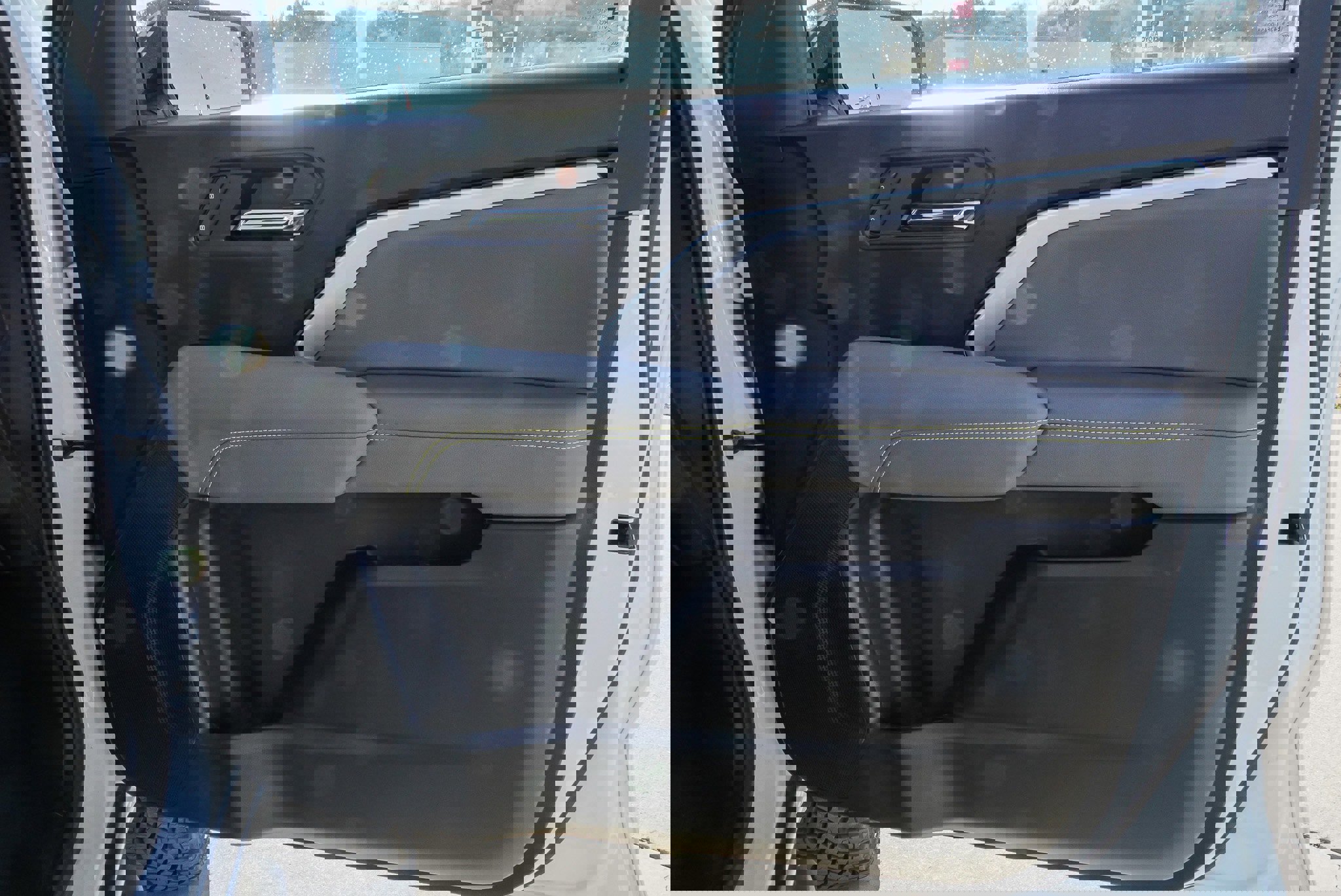 Used 2025 Chevrolet Colorado ZR2 w/ Technology Package image 28