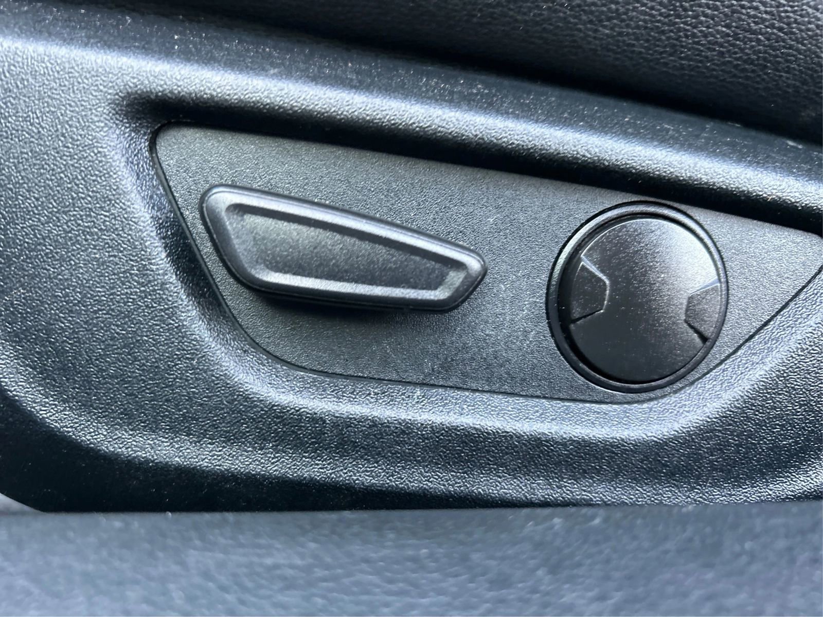 Used 2020 Ford Mustang Premium RWD image 19