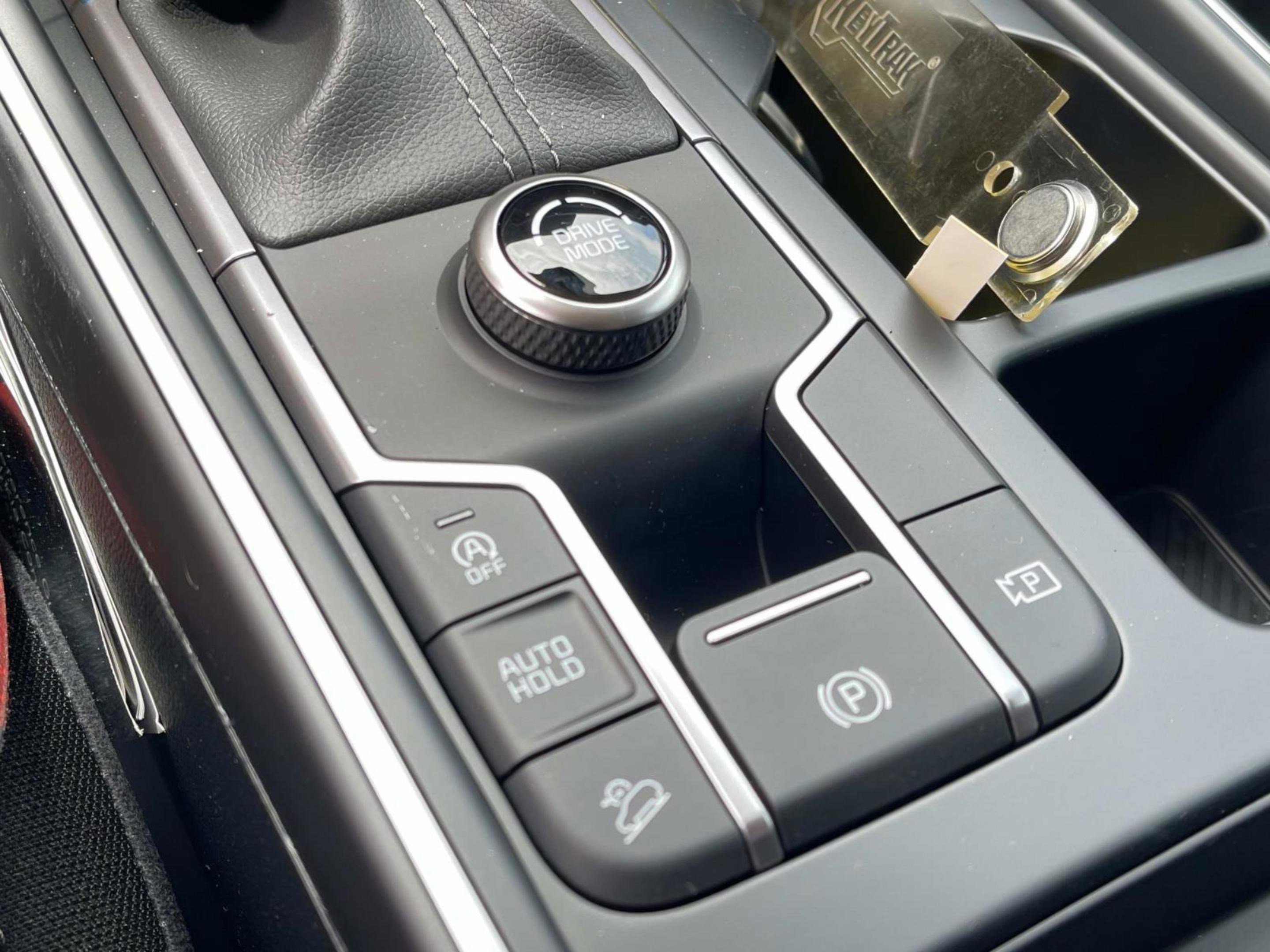 New 2025 Kia Sorento LX image 29