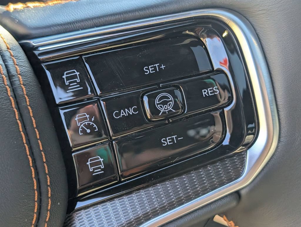 New 2026 Jeep Grand Wagoneer L Summit AWD/4WD image 15