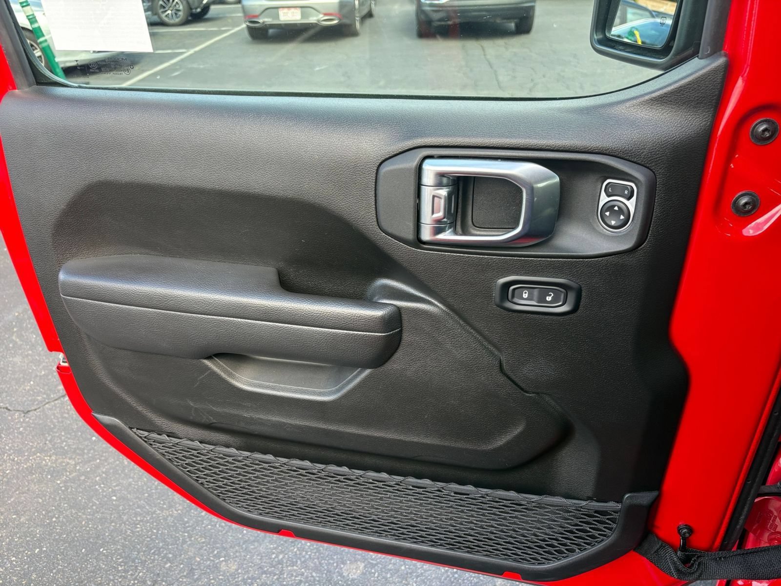 Used 2025 Jeep Wrangler Unlimited Sport AWD/4WD image 18