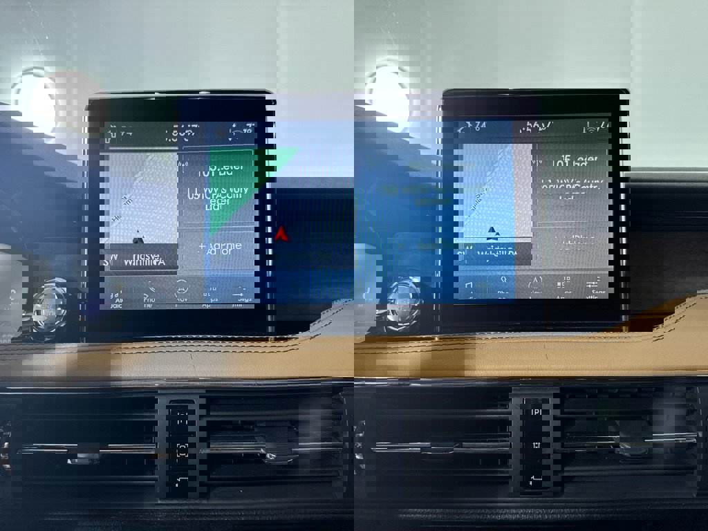 Used 2022 Lincoln Corsair Reserve w/ Equipment Group 201A image 16