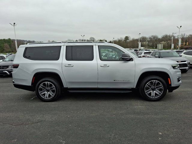 Certified 2024 Jeep Wagoneer L Series II w/ Flexible Seating Group image 9