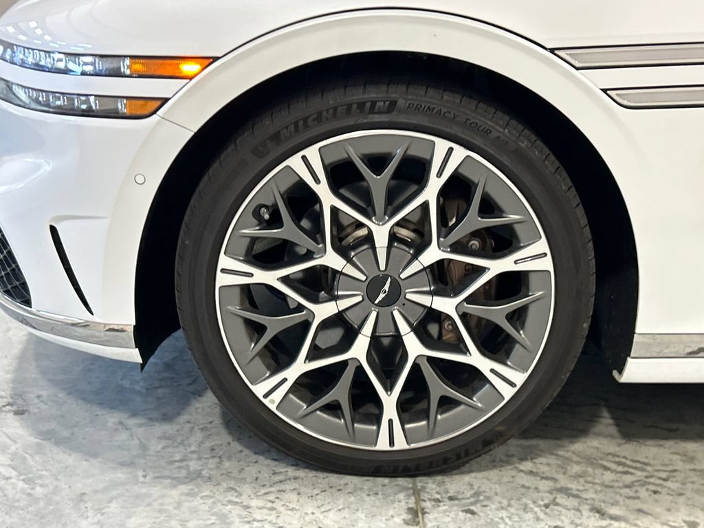 Used 2024 Genesis G90 3.5T AWD/4WD image 11