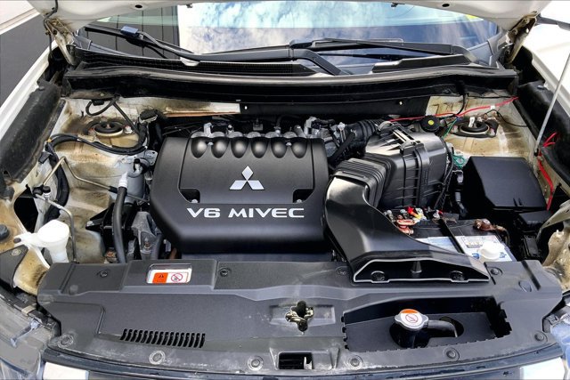 Used 2019 Mitsubishi Outlander GT AWD/4WD image 9