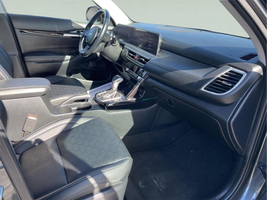 Used 2024 Kia Seltos EX AWD/4WD image 19