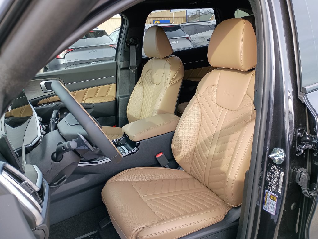 Certified 2026 Kia Sorento SX Prestige w/ Olive Brown Leather Package AWD/4WD image 17