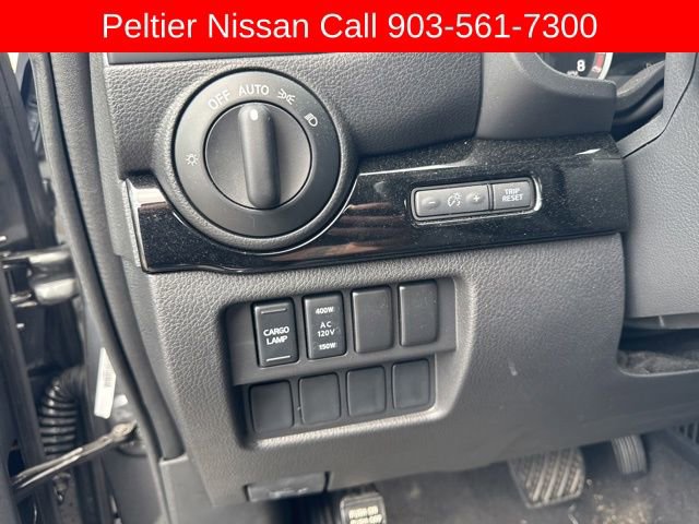 Used 2024 Nissan Titan SV w/ SV Convenience Package image 12