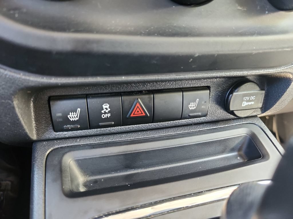 Used 2016 Jeep Patriot High Altitude FWD image 38