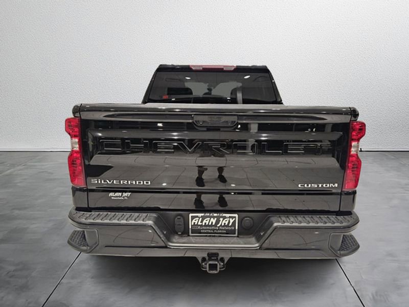 Used 2022 Chevrolet Silverado 1500 Custom image 5
