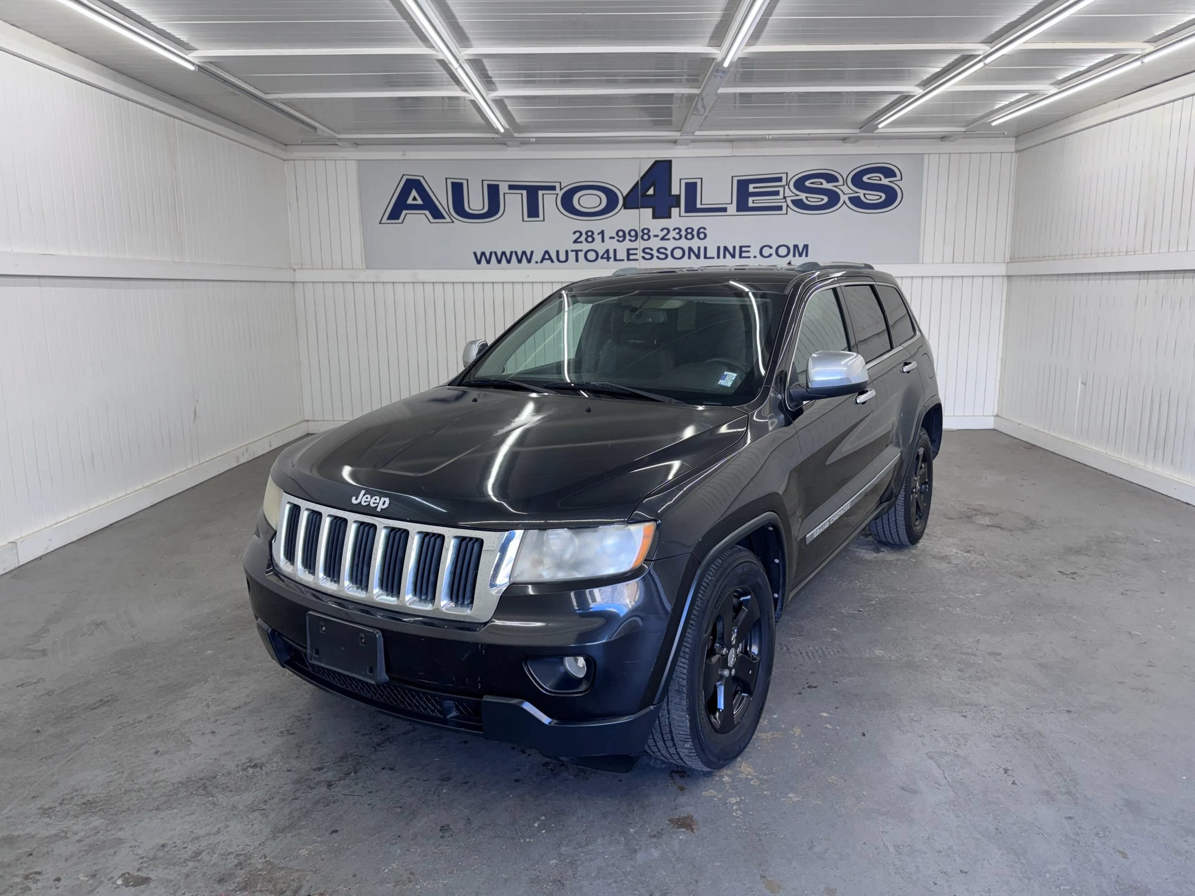 Used 2013 Jeep Grand Cherokee Laredo AWD/4WD image 1