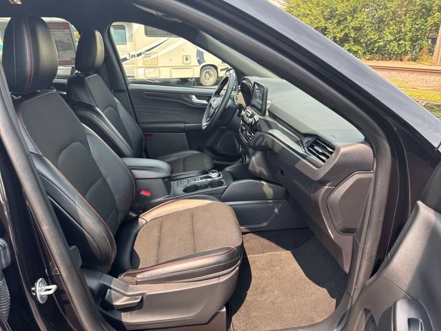 Used 2025 Ford Escape ST-Line AWD/4WD image 28