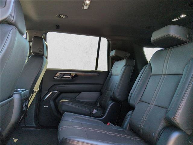 Used 2026 Chevrolet Suburban High Country AWD/4WD image 19