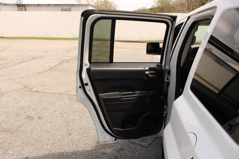 Used 2014 Jeep Patriot Sport FWD image 13