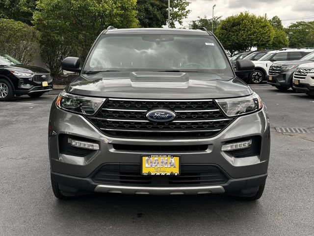 Certified 2022 Ford Explorer XLT w/ Equipment Group 202A AWD/4WD image 2