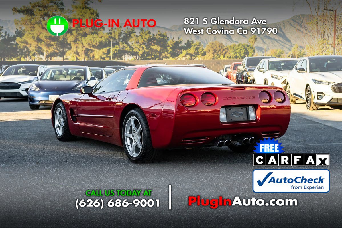 Used 2000 Chevrolet Corvette Coupe w/ Roof Pkg image 2